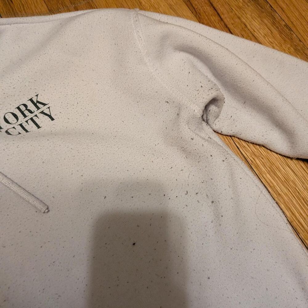 New York City 1982 White Zip Up Hoodie - Picture 3 of 7
